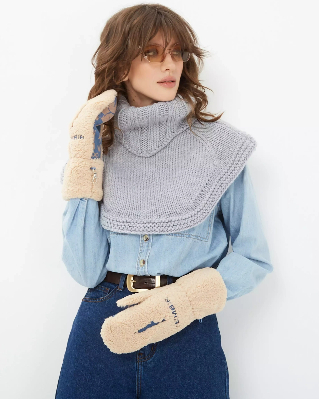 Nude Urban Bunny knitted gloves