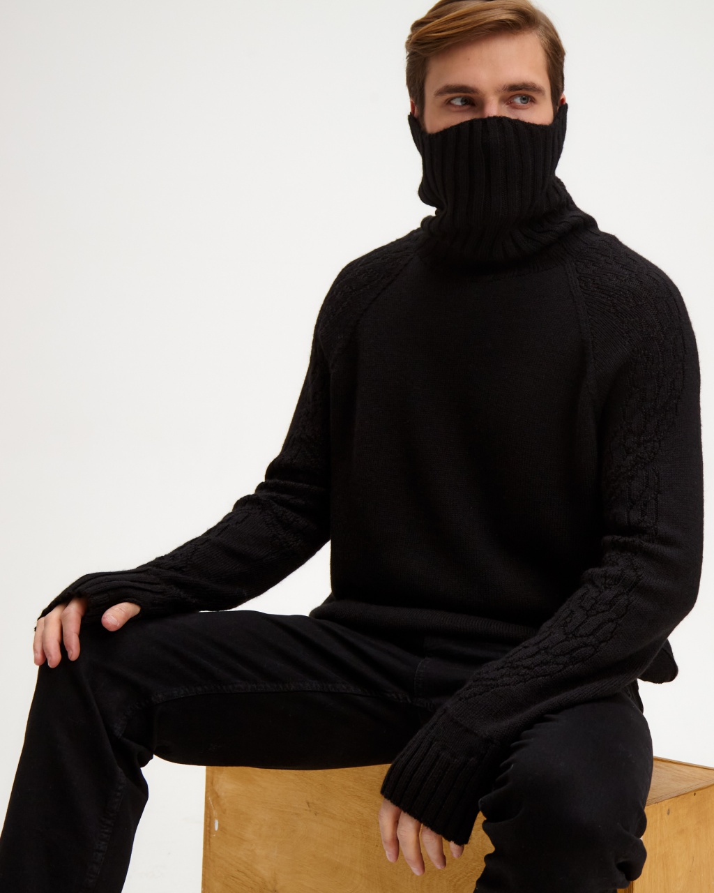 Merino and alpaca wool oversize sweater black
