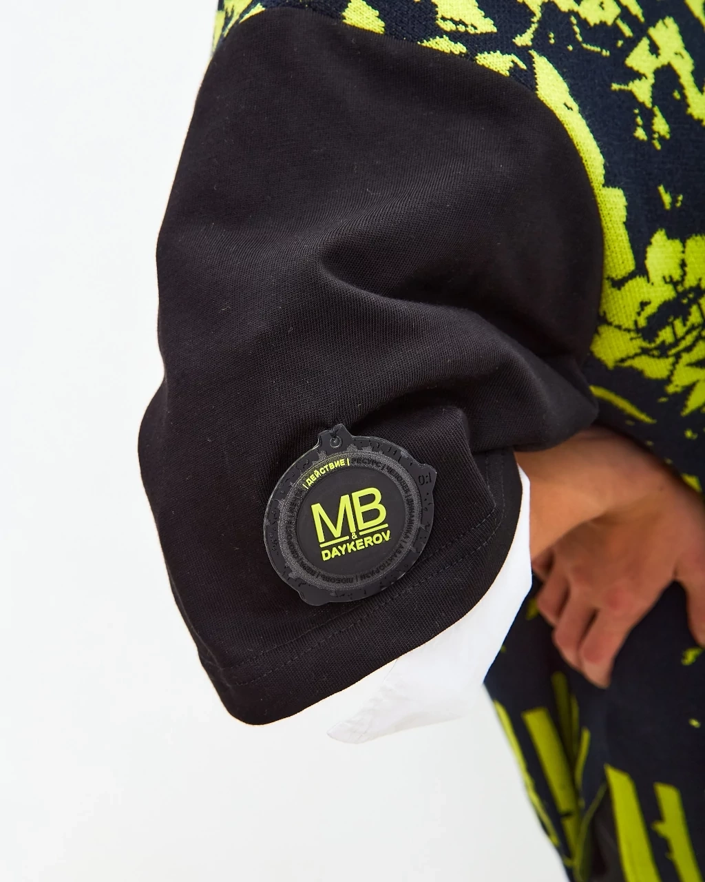 Jersey oversize jumper with a label black and lime