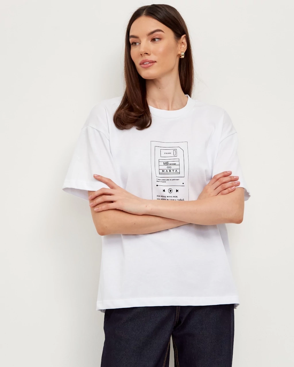 Thick jersey oversize T-shirt with a label and iron-on transfer white